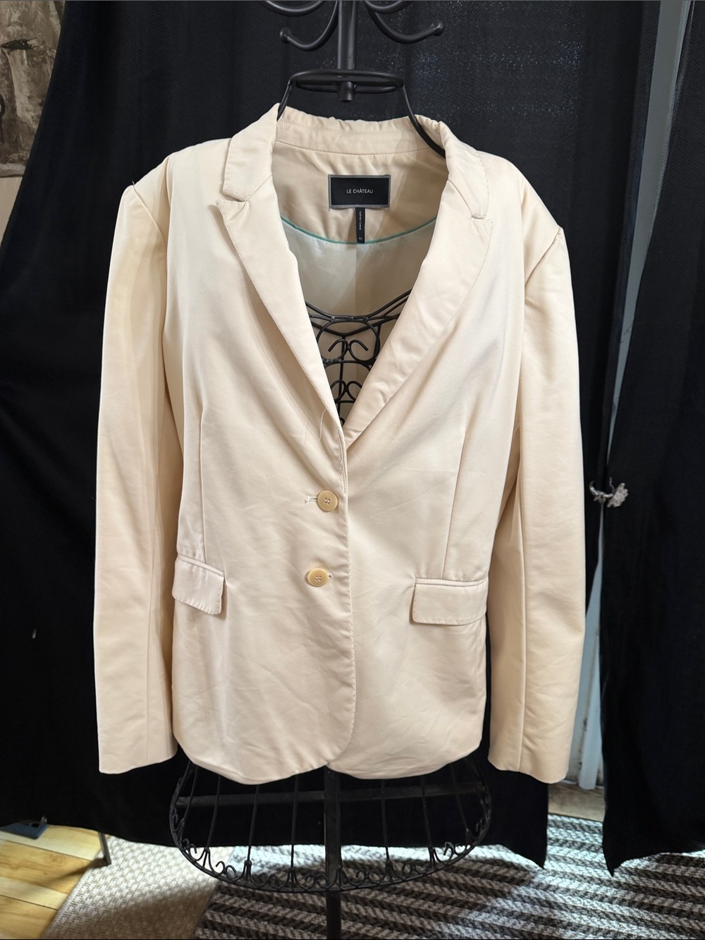 le chateau Cream Single-Breasted Blazer